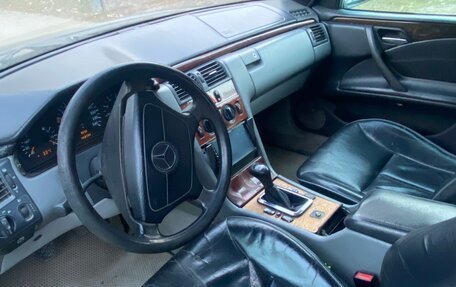 Mercedes-Benz E-Класс, 1996 год, 350 000 рублей, 2 фотография