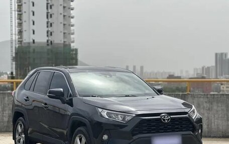 Toyota RAV4, 2021 год, 2 340 000 рублей, 1 фотография