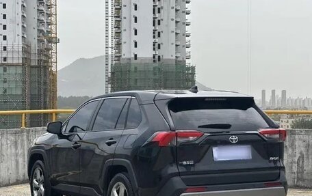 Toyota RAV4, 2021 год, 2 340 000 рублей, 9 фотография