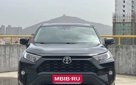 Toyota RAV4, 2021 год, 2 340 000 рублей, 4 фотография