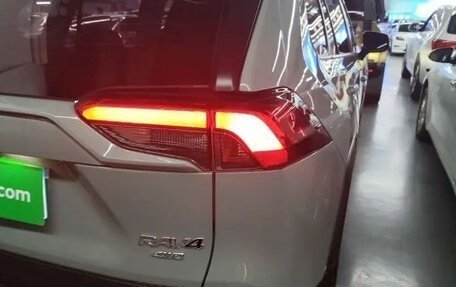 Toyota RAV4, 2021 год, 2 320 000 рублей, 8 фотография
