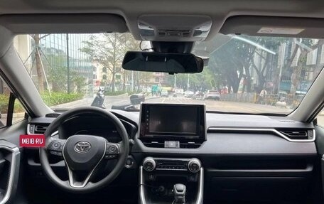Toyota RAV4, 2021 год, 2 320 000 рублей, 17 фотография