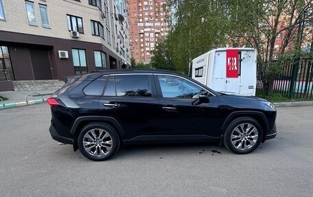 Toyota RAV4, 2021 год, 3 900 000 рублей, 2 фотография