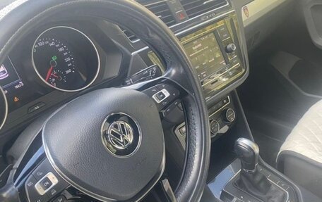Volkswagen Tiguan II, 2018 год, 3 100 000 рублей, 4 фотография