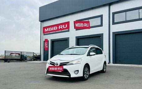 Toyota Verso I, 2014 год, 1 399 000 рублей, 2 фотография