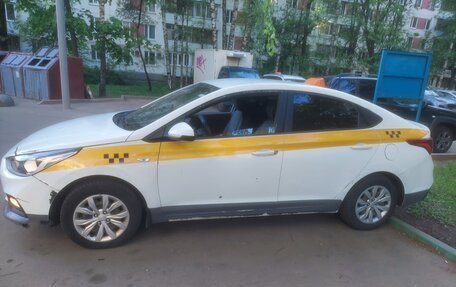 Hyundai Solaris II рестайлинг, 2017 год, 635 000 рублей, 1 фотография
