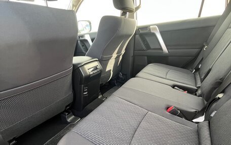 Toyota Land Cruiser Prado 150 рестайлинг 2, 2022 год, 5 590 000 рублей, 12 фотография