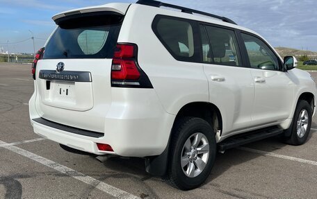 Toyota Land Cruiser Prado 150 рестайлинг 2, 2022 год, 5 590 000 рублей, 5 фотография