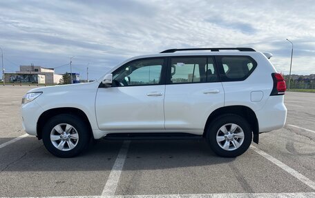 Toyota Land Cruiser Prado 150 рестайлинг 2, 2022 год, 5 590 000 рублей, 7 фотография