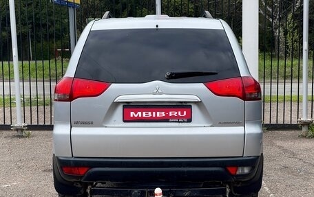 Mitsubishi Pajero Sport II рестайлинг, 2014 год, 1 899 000 рублей, 6 фотография