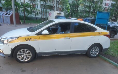 Hyundai Solaris II рестайлинг, 2017 год, 635 000 рублей, 9 фотография
