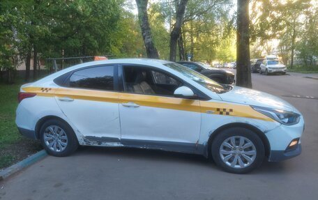 Hyundai Solaris II рестайлинг, 2017 год, 635 000 рублей, 10 фотография