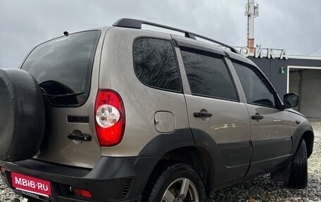 Chevrolet Niva I рестайлинг, 2018 год, 830 000 рублей, 5 фотография