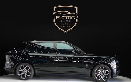 Rolls-Royce Cullinan, 2022 год, 47 000 000 рублей, 3 фотография