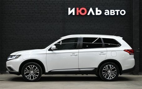 Mitsubishi Outlander III рестайлинг 3, 2015 год, 1 560 000 рублей, 8 фотография