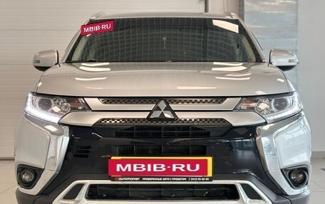 Mitsubishi Outlander III рестайлинг 3, 2019 год, 2 099 000 рублей, 2 фотография