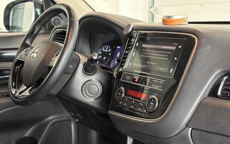 Mitsubishi Outlander III рестайлинг 3, 2019 год, 2 099 000 рублей, 14 фотография