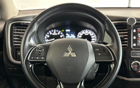 Mitsubishi Outlander III рестайлинг 3, 2019 год, 2 099 000 рублей, 18 фотография