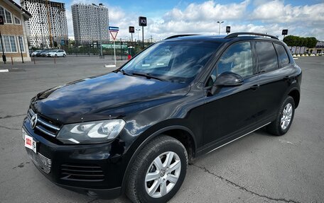 Volkswagen Touareg III, 2011 год, 2 280 000 рублей, 2 фотография