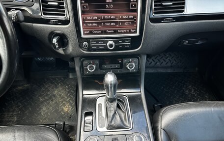 Volkswagen Touareg III, 2011 год, 2 280 000 рублей, 8 фотография