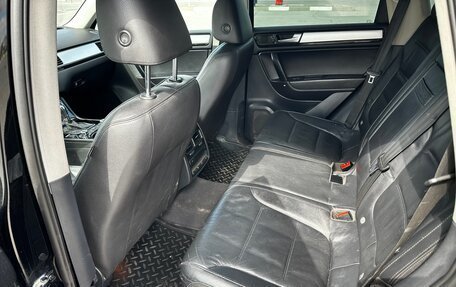 Volkswagen Touareg III, 2011 год, 2 280 000 рублей, 10 фотография