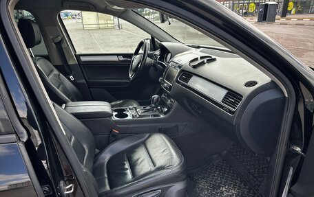 Volkswagen Touareg III, 2011 год, 2 280 000 рублей, 9 фотография