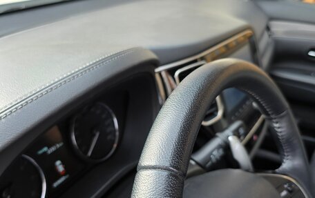 Mitsubishi Outlander III рестайлинг 3, 2021 год, 3 200 000 рублей, 19 фотография