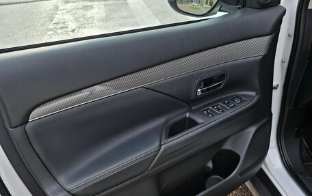 Mitsubishi Outlander III рестайлинг 3, 2021 год, 3 200 000 рублей, 20 фотография