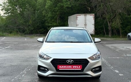 Hyundai Solaris II рестайлинг, 2019 год, 1 550 000 рублей, 2 фотография