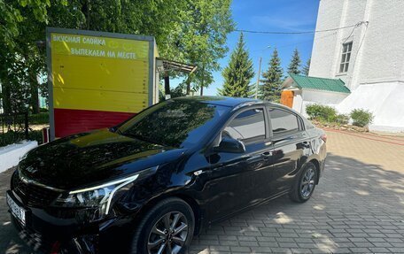 KIA Rio IV, 2021 год, 1 750 000 рублей, 2 фотография