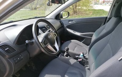 Hyundai Solaris II рестайлинг, 2011 год, 660 000 рублей, 1 фотография