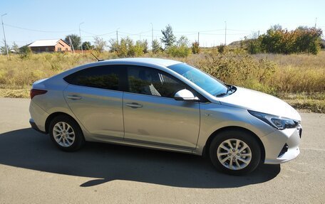 Hyundai Solaris II рестайлинг, 2020 год, 2 000 000 рублей, 5 фотография