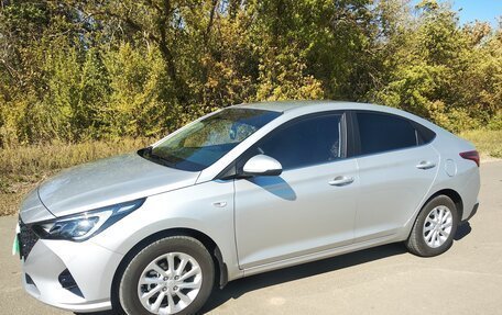 Hyundai Solaris II рестайлинг, 2020 год, 2 000 000 рублей, 7 фотография