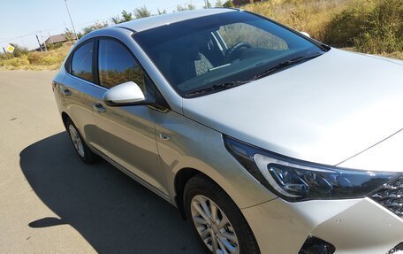 Hyundai Solaris II рестайлинг, 2020 год, 2 000 000 рублей, 17 фотография