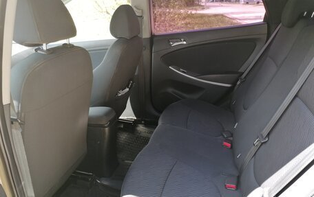 Hyundai Solaris II рестайлинг, 2011 год, 660 000 рублей, 3 фотография