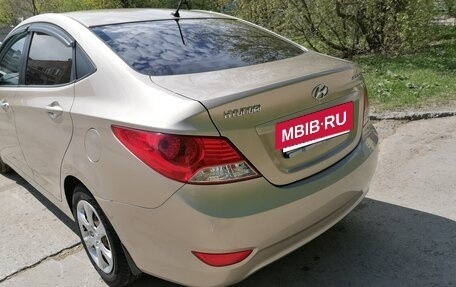 Hyundai Solaris II рестайлинг, 2011 год, 660 000 рублей, 4 фотография