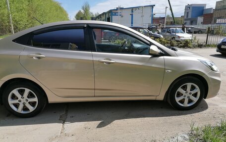 Hyundai Solaris II рестайлинг, 2011 год, 660 000 рублей, 7 фотография