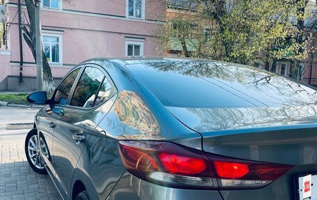 Hyundai Elantra VI рестайлинг, 2017 год, 1 470 000 рублей, 10 фотография