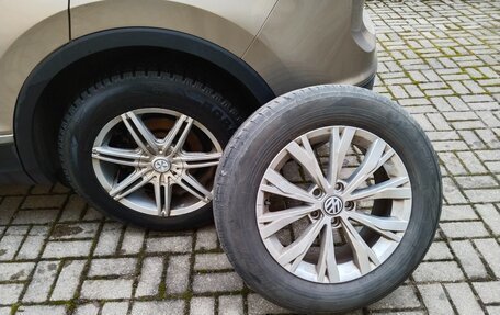 Volkswagen Tiguan II, 2018 год, 2 299 000 рублей, 7 фотография