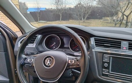 Volkswagen Tiguan II, 2018 год, 2 299 000 рублей, 13 фотография