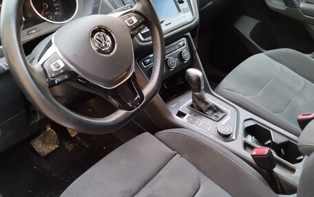 Volkswagen Tiguan II, 2018 год, 2 299 000 рублей, 10 фотография