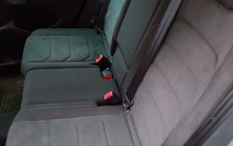 Volkswagen Tiguan II, 2018 год, 2 299 000 рублей, 9 фотография