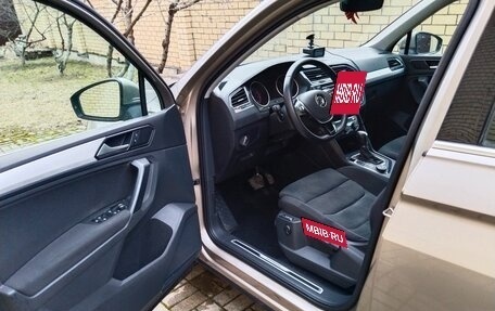 Volkswagen Tiguan II, 2018 год, 2 299 000 рублей, 15 фотография
