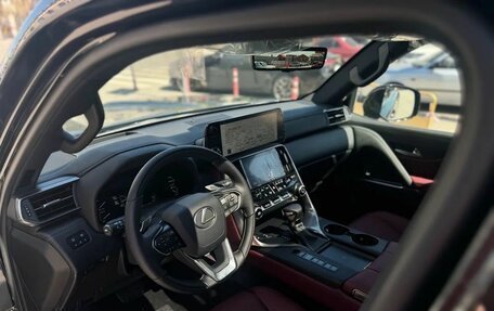 Lexus LX, 2024 год, 16 990 000 рублей, 11 фотография