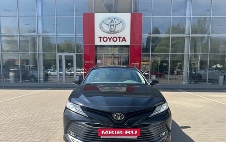 Toyota Camry, 2018 год, 3 350 000 рублей, 2 фотография