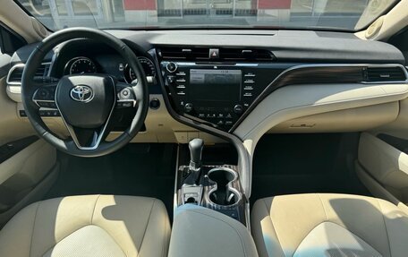 Toyota Camry, 2018 год, 3 350 000 рублей, 9 фотография