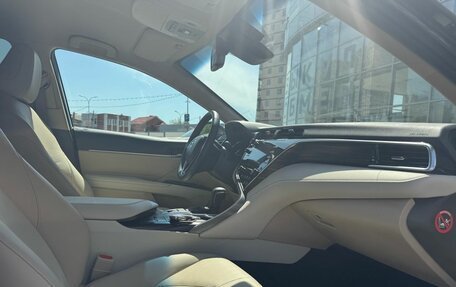 Toyota Camry, 2018 год, 3 350 000 рублей, 14 фотография