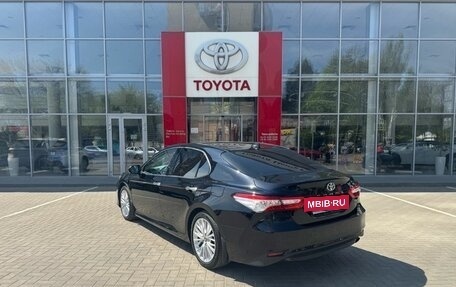 Toyota Camry, 2018 год, 3 350 000 рублей, 7 фотография