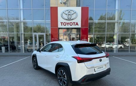 Lexus UX I, 2022 год, 3 500 000 рублей, 9 фотография