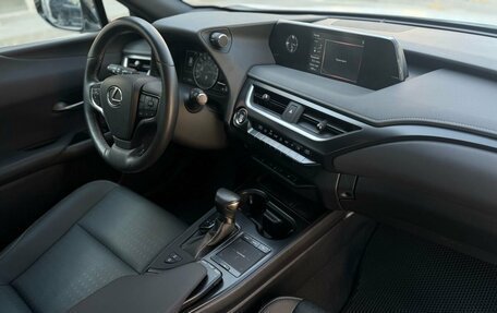 Lexus UX I, 2022 год, 3 500 000 рублей, 16 фотография
